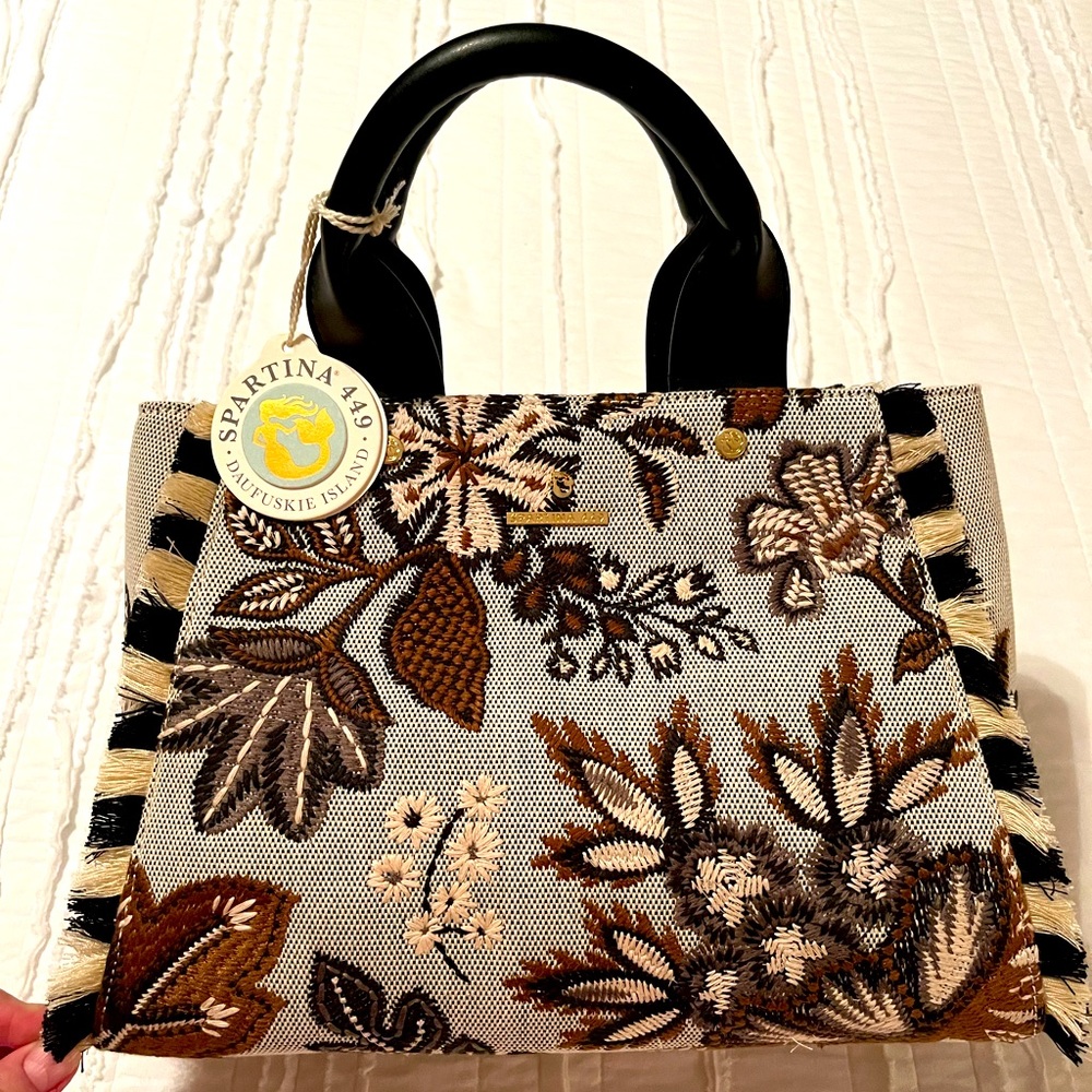 Brand new Spartina 449 West Bluff floral Layla Fringe satchel
